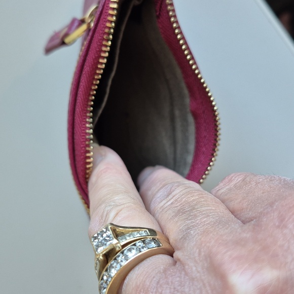 Neiman Marcus Leather Credit Card and Coin Purse Combonation. - Picture 7 of 16